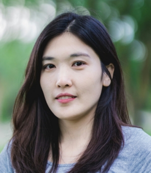 Gloriana leads our international sales team with over 10 years of experience in global trade. She is
                        responsible for customer communication, project coordination, and ensuring every client receives
                        timely and professional service. From inquiry to delivery, Gloriana makes sure everything runs
                        smoothly.